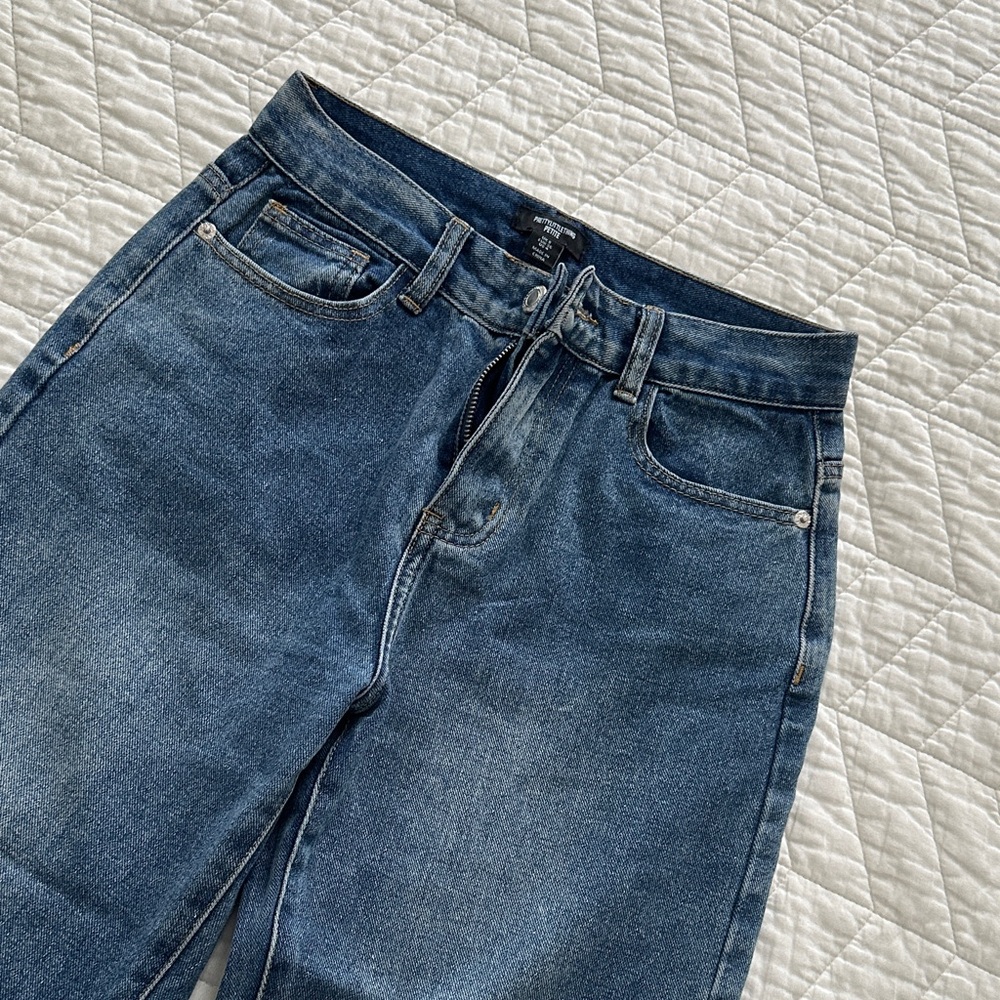 PrettyLittleThing Dark Blue Straight Leg Jeans